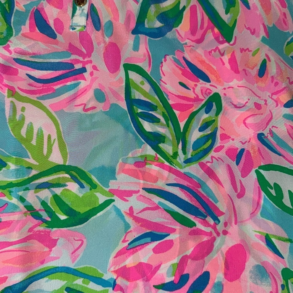 Lilly Pulitzer ELSA 100% Silk Top in multi totally blossom print size Medium NWT - Picture 4 of 8